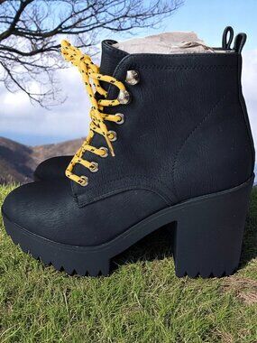 Flatiron Black Platform Combat‎ Boots Size 7 Chunky Lug Sole Grunge Goth Boot